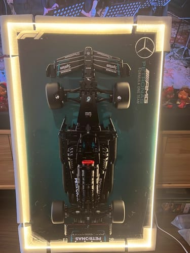 Customer photo review of LED Wall Display Frame for LEGO® Technic F1 42171 Mercedes-AMG F1 Showcase