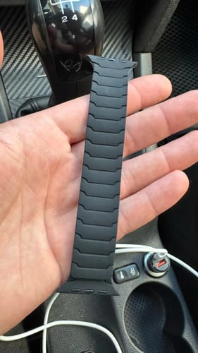Customer photo review of Magnetic Silicone Apple Watch Band