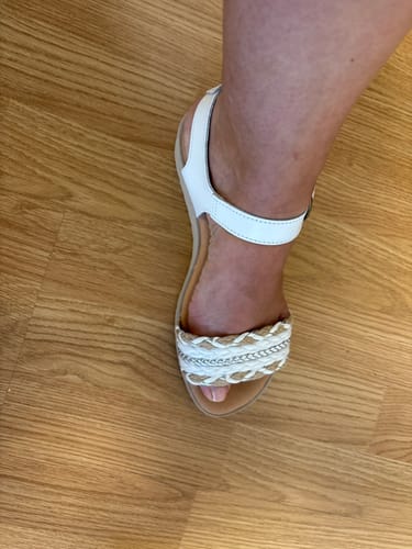 Customer photo review of CLOE