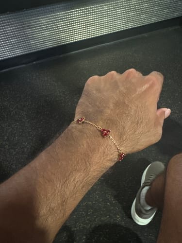 Customer photo review of RED CLOVER BRACELET | 18K Gold