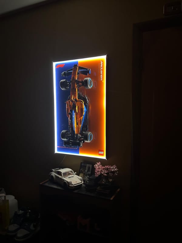 Customer photo review of LED Wall Display Frame for LEGO® Technic McLaren F1 Race Car 42141 Showcase