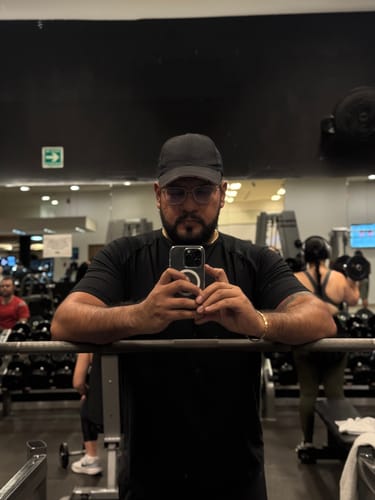 Customer photo review of Training Sport Tee - Black