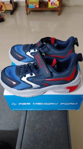 Customer photo review of Culton Sports Shoes for Kids