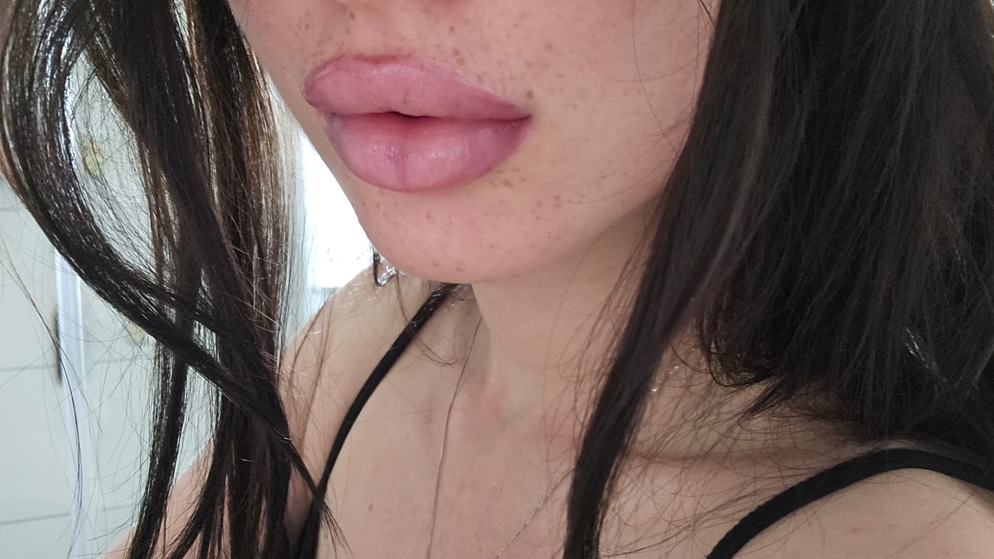 Customer photo review of P.Louise Lip Base