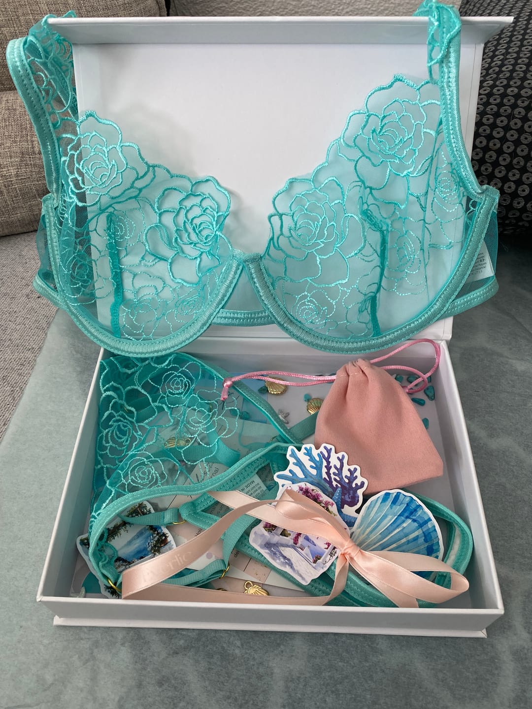 Customer photo review of EVERLIE BOX 💕