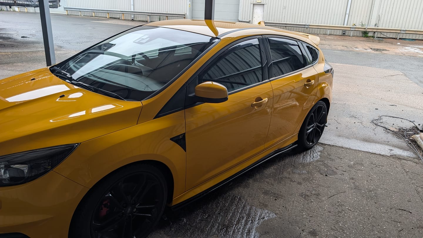 Customer photo review of 'Shark Fin' Aerial (Painted) - Mk3/3.5 Ford Focus / Mk8 Ford Fiesta