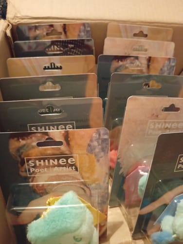 Customer photo review of SHINee - SINGLE [Poet | Artist] (FIRST, SECOND, THIRD, FOURTH, MAKNAE VER.) (+Online Benefit)