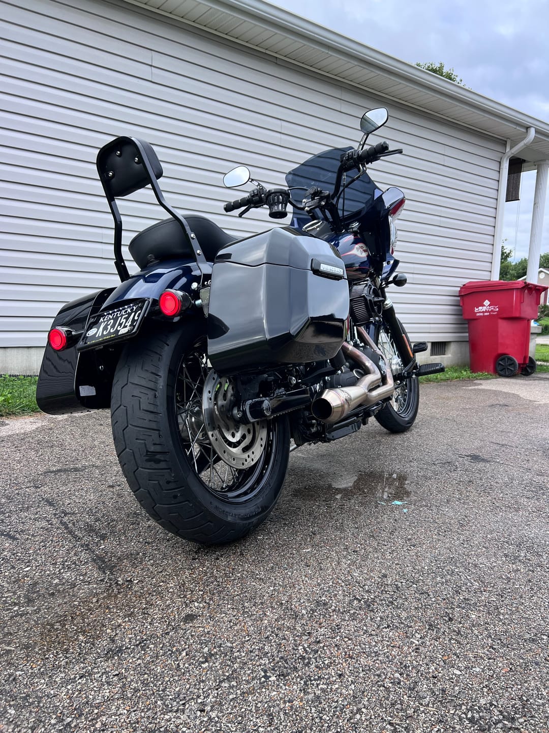 Customer photo review of 36L - Lamellar Raven Extra Large Shock Cut-out Painted Hard Saddlebags for Harley Dyna Street Bob FXDB/I