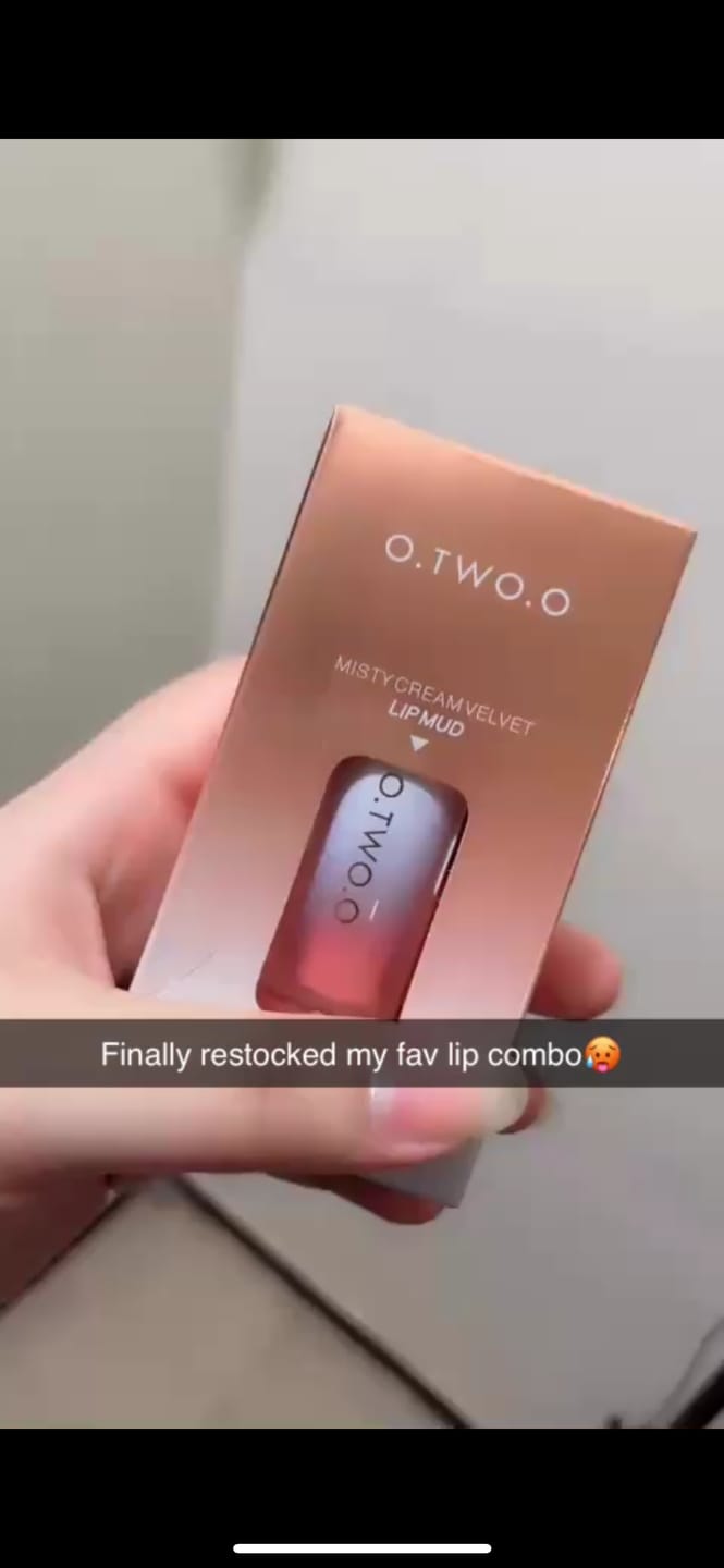 Customer photo review of O.TWO.O MISTY CREAMY VELVET LIP MUD