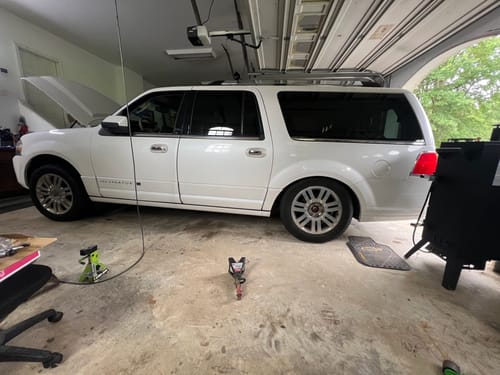 Customer photo review of 2007-2013 Lincoln Navigator EL Rear Suspension Conversion Kit (FU3RB)