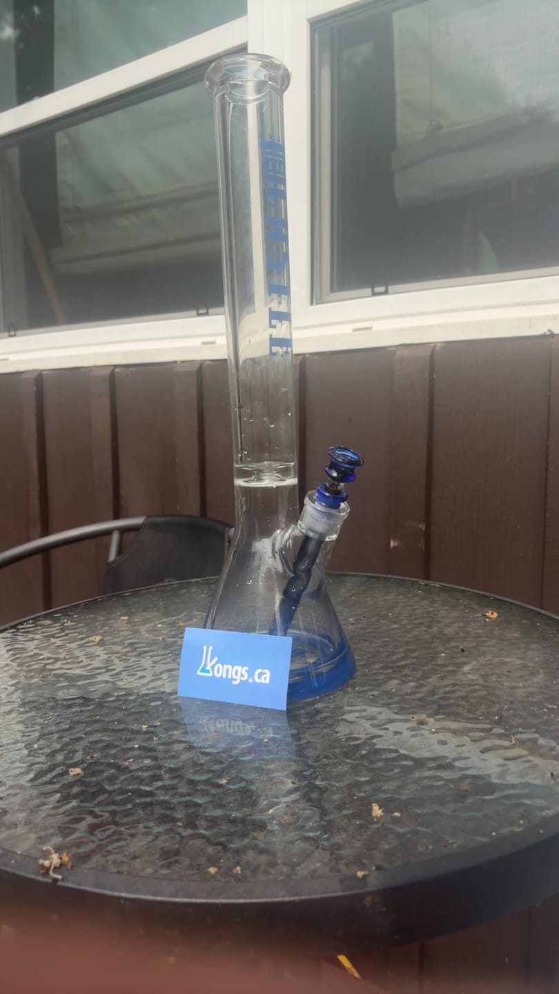Customer photo review of 18" Castle Glass Color Logo Beaker Bong (9mm)