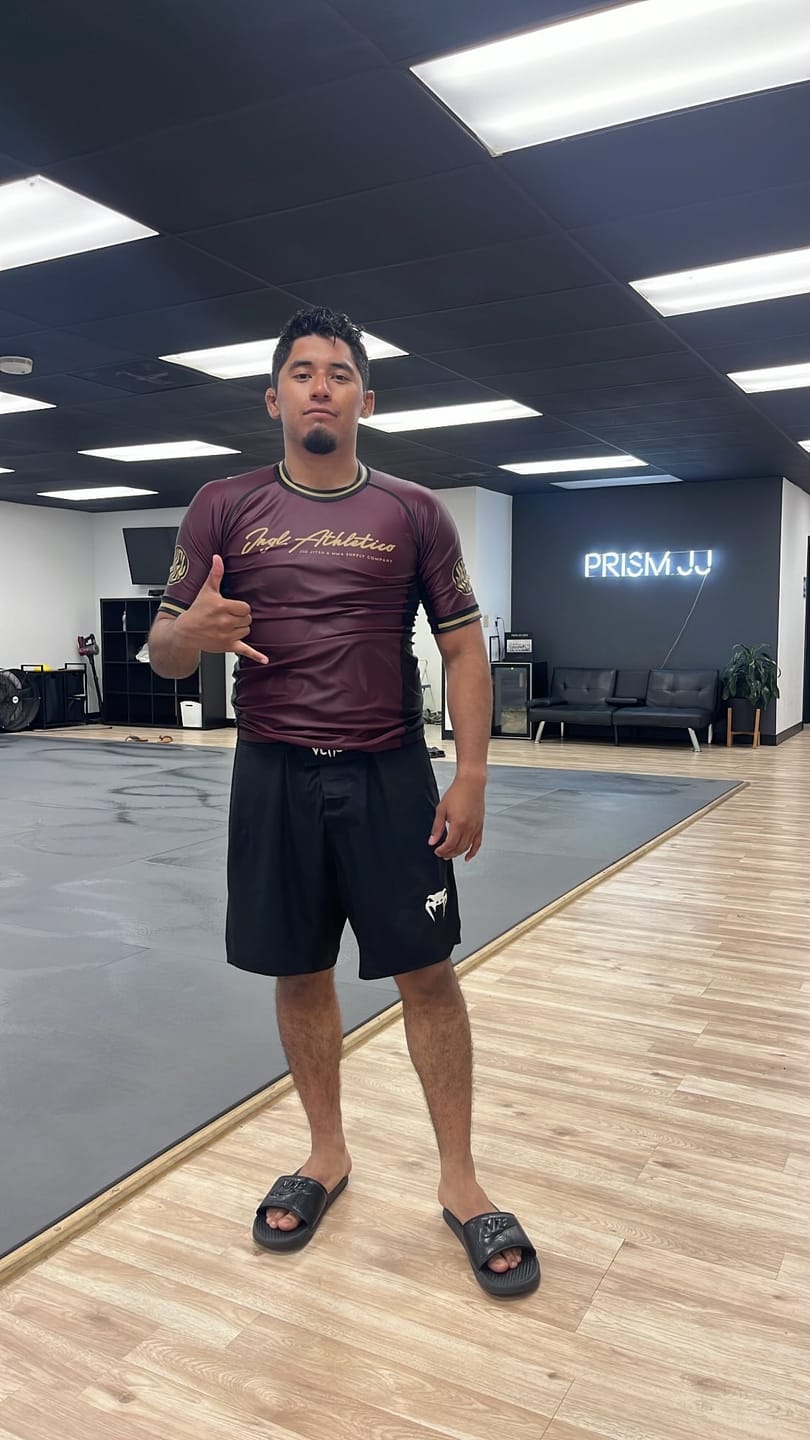 Customer photo review of Midas Maroon - Short Sleeve Rashguard Brazilian Jiu Jitsu