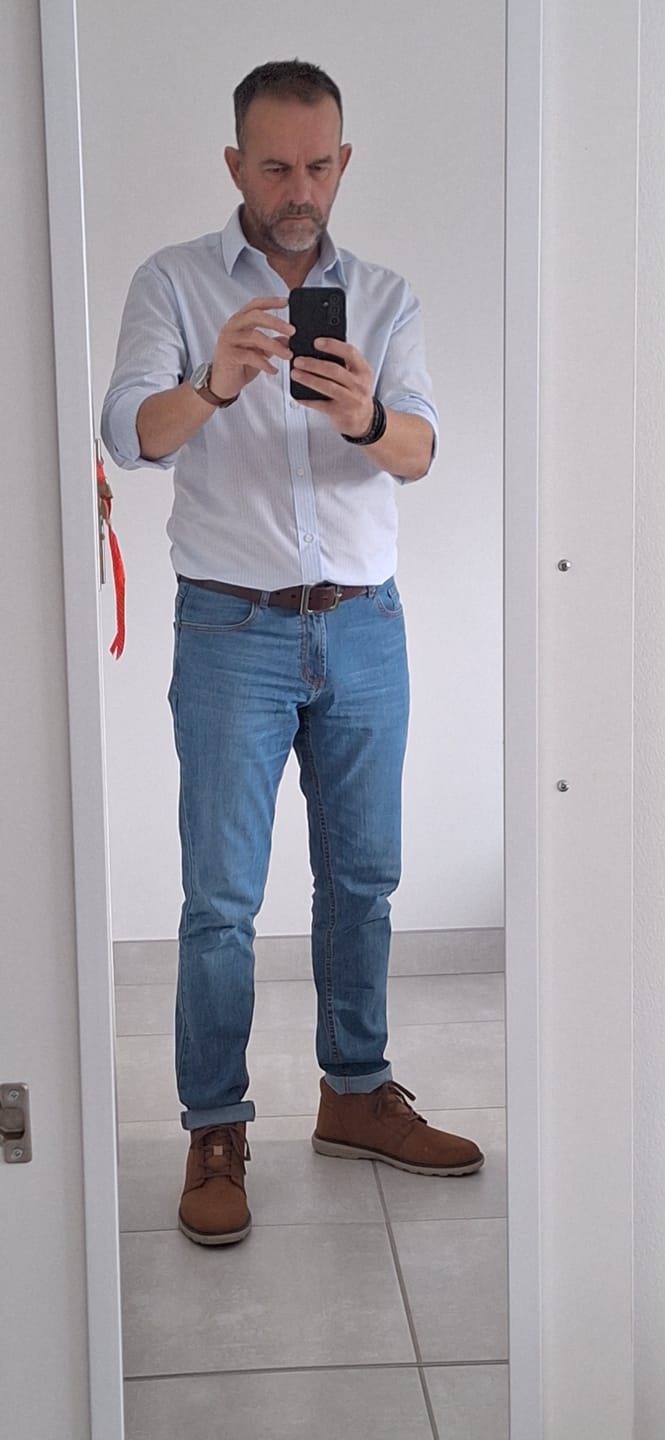 Customer photo review of Jeans Slim Fit Medium Blue