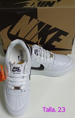 Cynthia Guadalupe S. review of Tenis 013 Negro Total image 4 out of 5