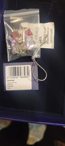 Customer photo review of COLLAR GEMA CRISTAL MULTI COLOR SWAROVSKI + KIT DE REGALO