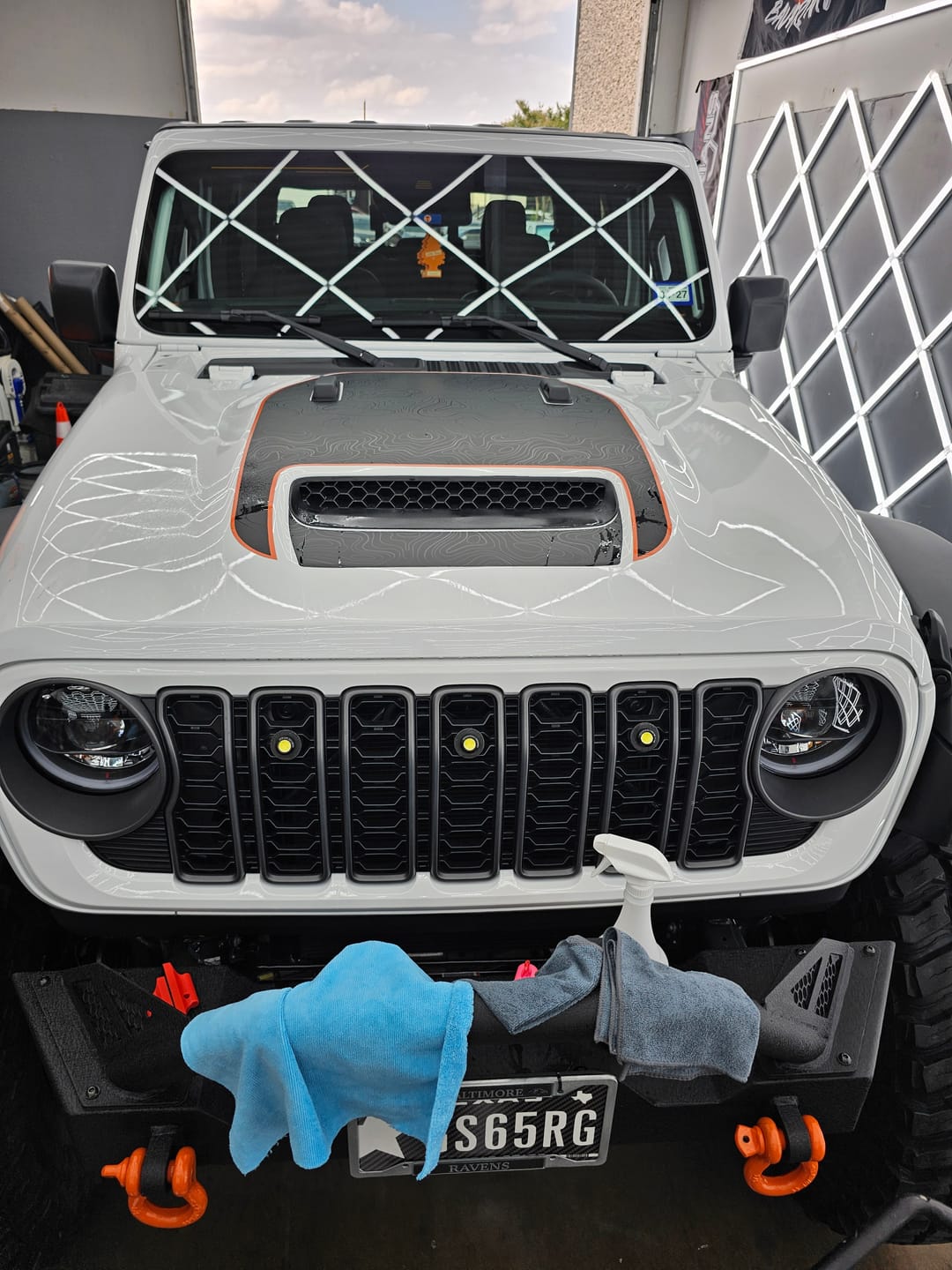 Customer photo review of Hood Graphic for Gladiator MOJAVE
