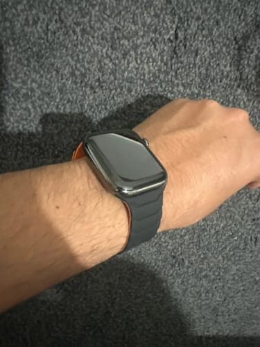 Customer photo review of Magnetic Silicone Apple Watch Band