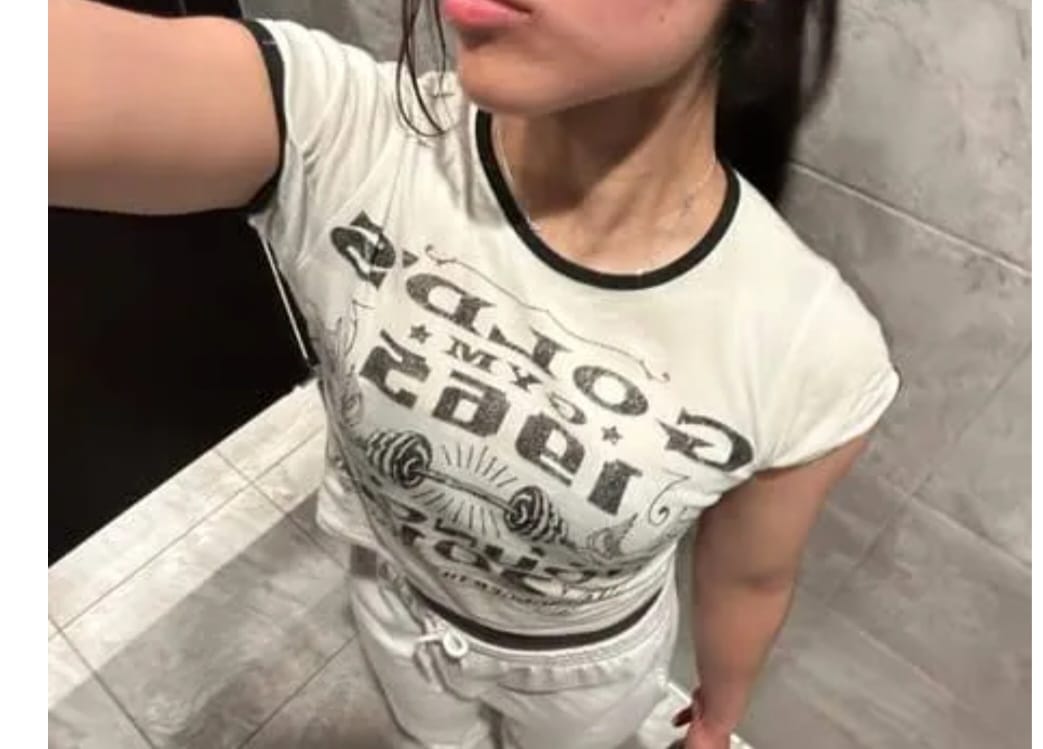 Customer photo review of W471 Gold's Gym Ringer Baby Tee