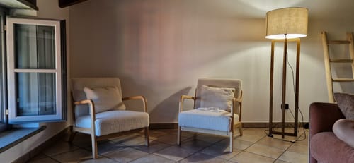 Customer photo review of OHAMA - Fauteuil de salon en bois massif et bouclettes blanches
