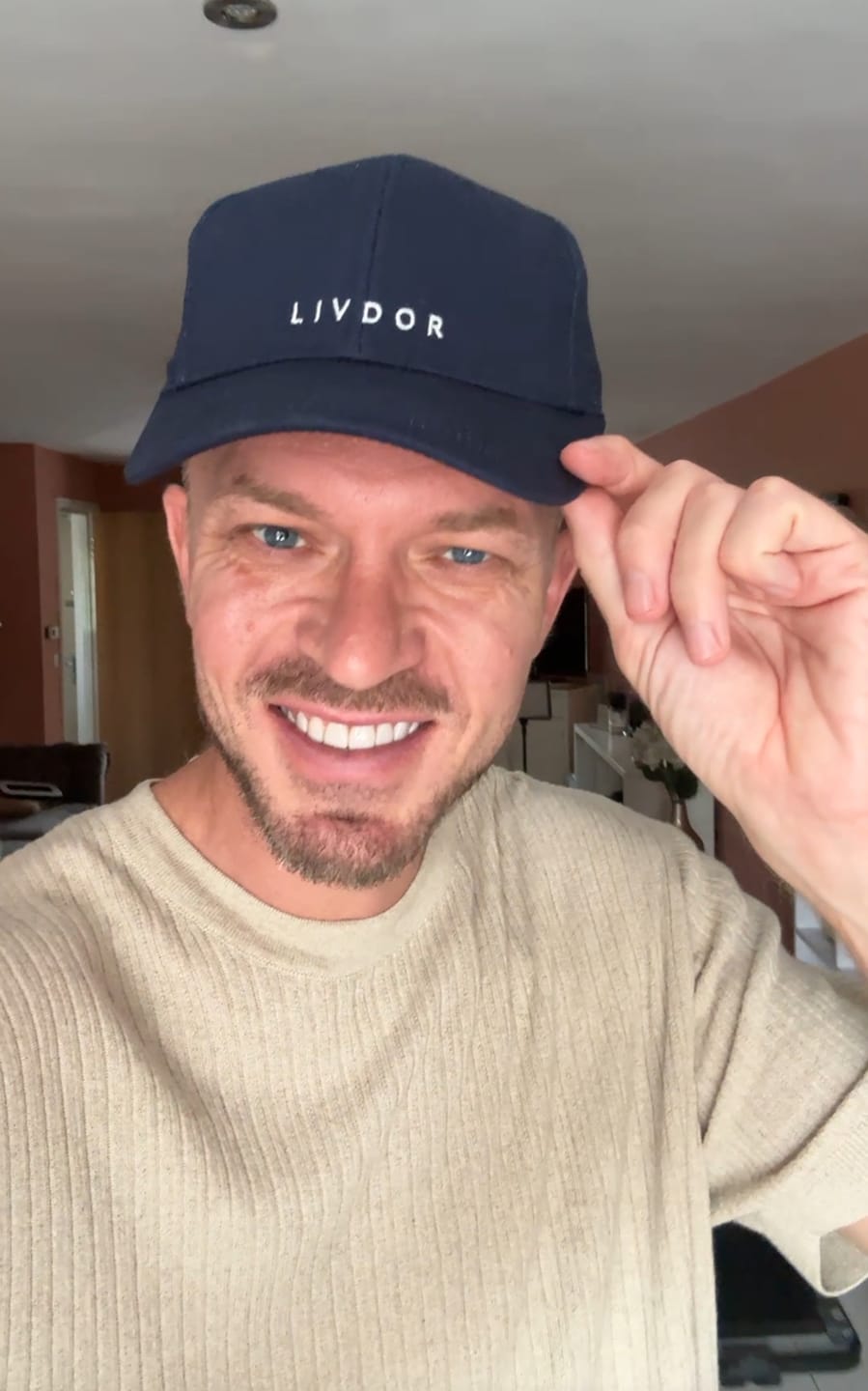 Customer photo review of LIVDOR Pro Laser Hair Growth Cap