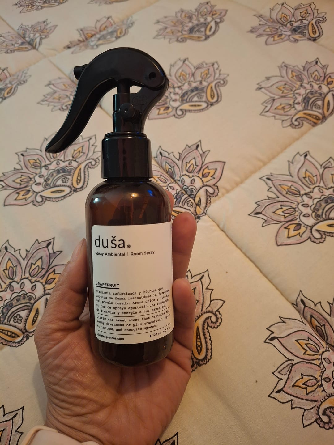 Customer photo review of Grapefruit - Aromatizante en Spray |  Para Telas y Ropa de Cama | Eliminador de olores en Spray - 120 ml