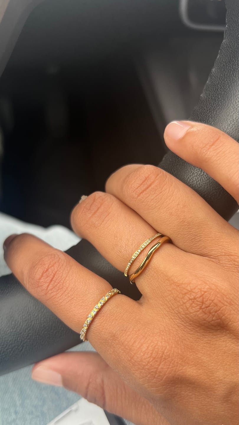 Customer photo review of Eternity 18K Crystal Ring