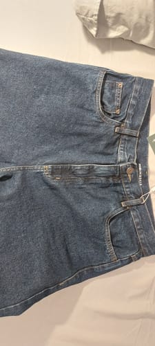 Ana Lúcia D. review of Calça Jeans Reta Araçá Azul Escuro image 1 out of 1