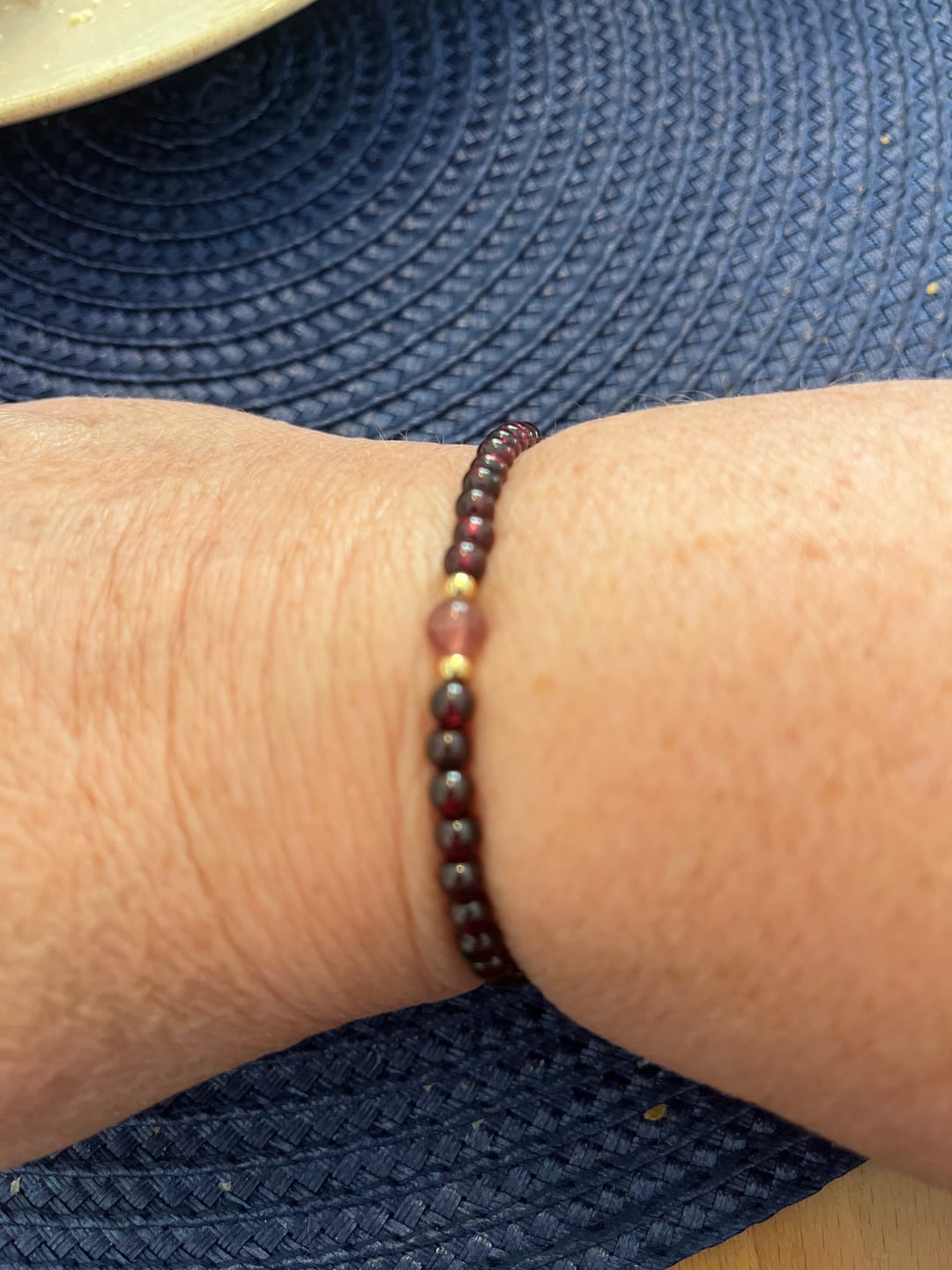Customer photo review of Rubin Armband - Perlen geschliffen