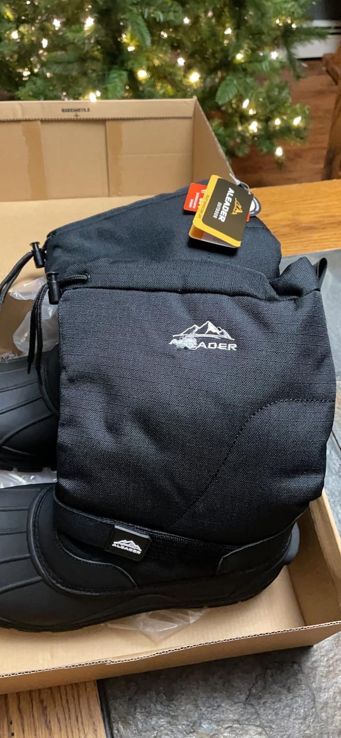 Customer photo review of Aleader Men's Winter Waterproof Insulated Shell Outdoor Snow Boots