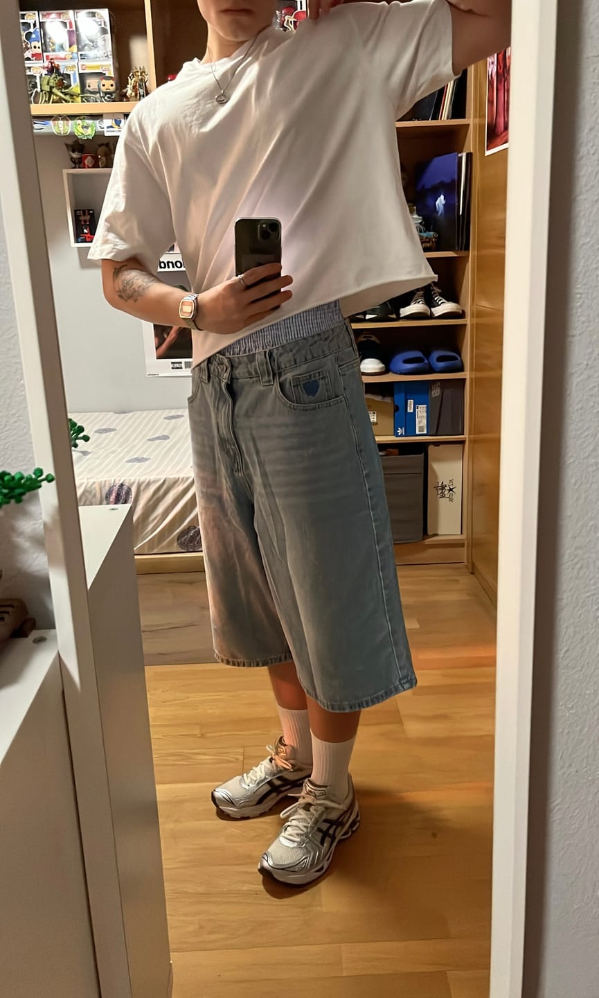 Customer photo review of Aelfric Eden Double Waist Longline Jorts
