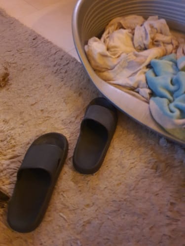 Customer photo review of HappyFlops