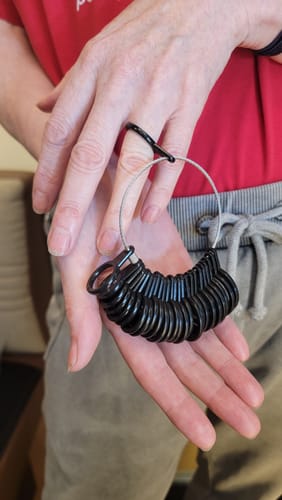 Customer photo review of Thorum Ring Sizer