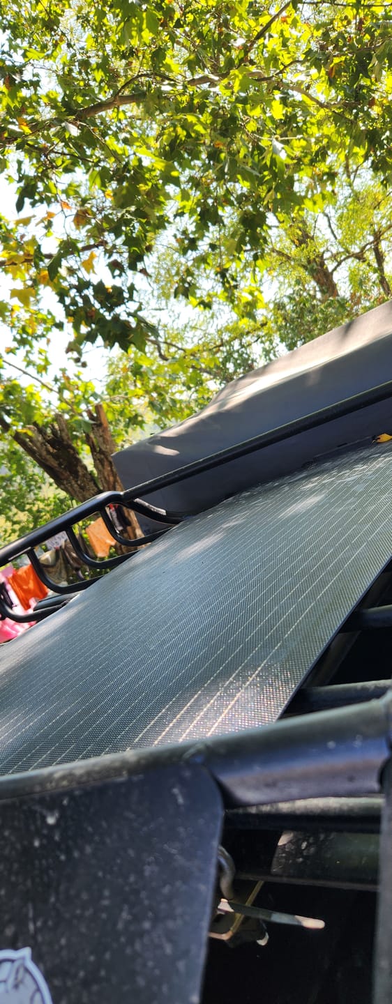 Customer photo review of ALLPOWERS SF100 Panneau Solaire Flexible 100W