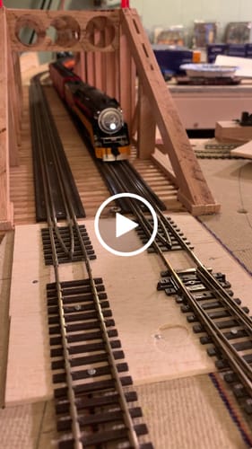 Customer video review of Athearn ATH72260 HO 40' Express Box, SP #2707