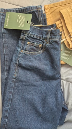 Beatriz R. review of Calça Jeans Reta Araçá Azul Escuro image 1 out of 1