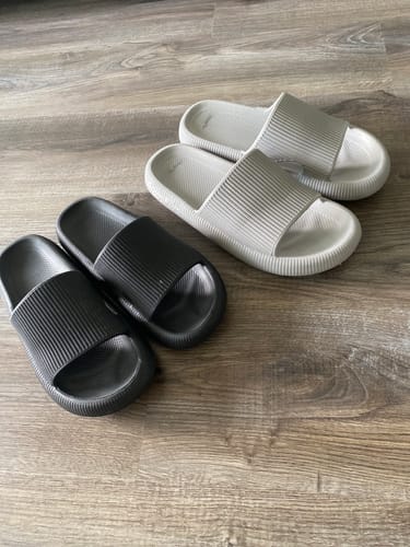 Customer photo review of HappyFlops