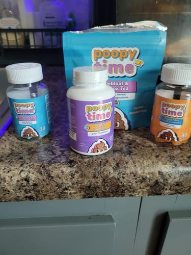 Customer photo review of Poopy Time Poppin' Probiotic Capsules