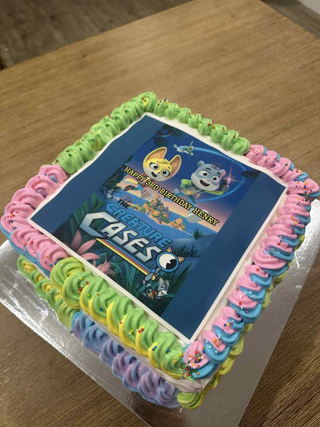 Customer photo review of 19 cm x 19 cm Square Pre-cut Custom Edible Icing Image