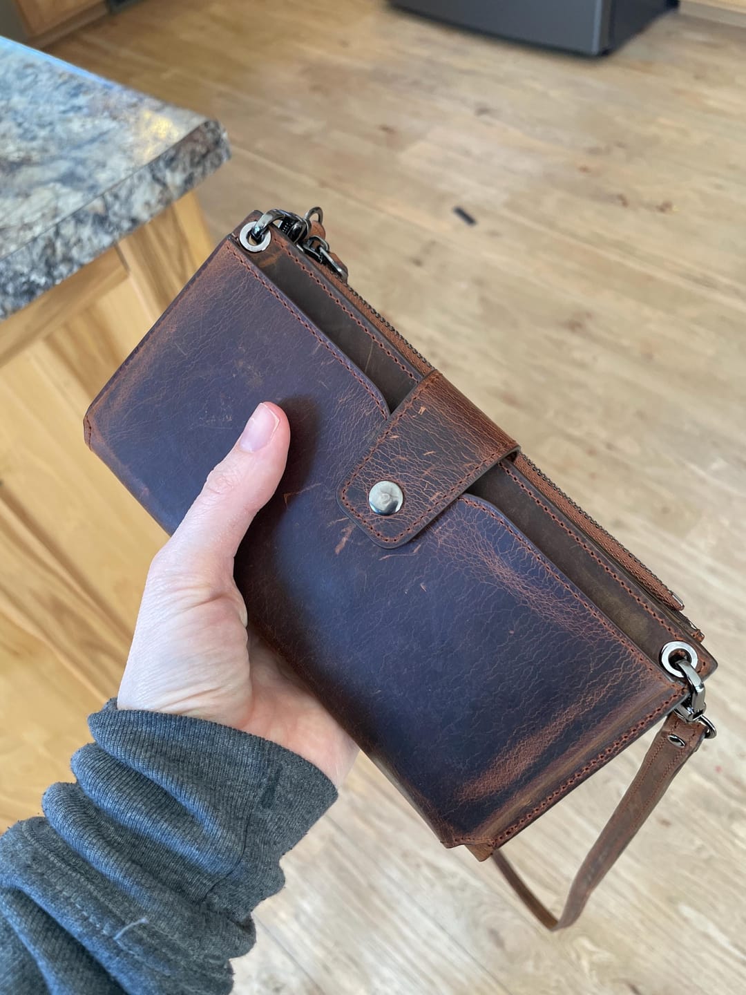 Customer photo review of Leather Wallet with Phone Compartment, Modern Travel Accessory, Crossbody Phone Wallet, Leather Bag, Women's Purse
