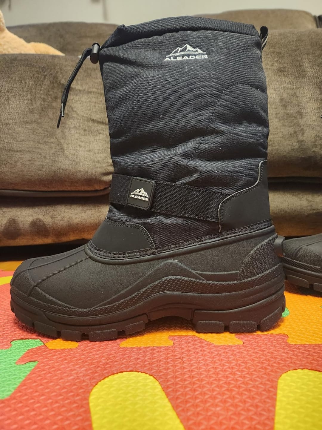 Customer photo review of Aleader Men's Winter Waterproof Insulated Shell Outdoor Snow Boots