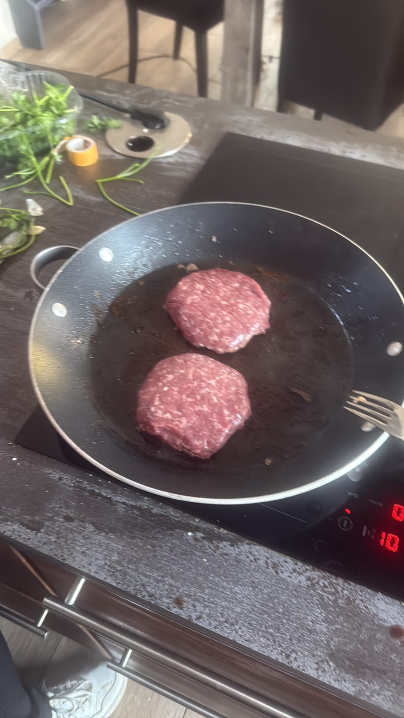 Customer photo review of Svizzere/Hamburger Al Naturale Di Limousine Grassfed