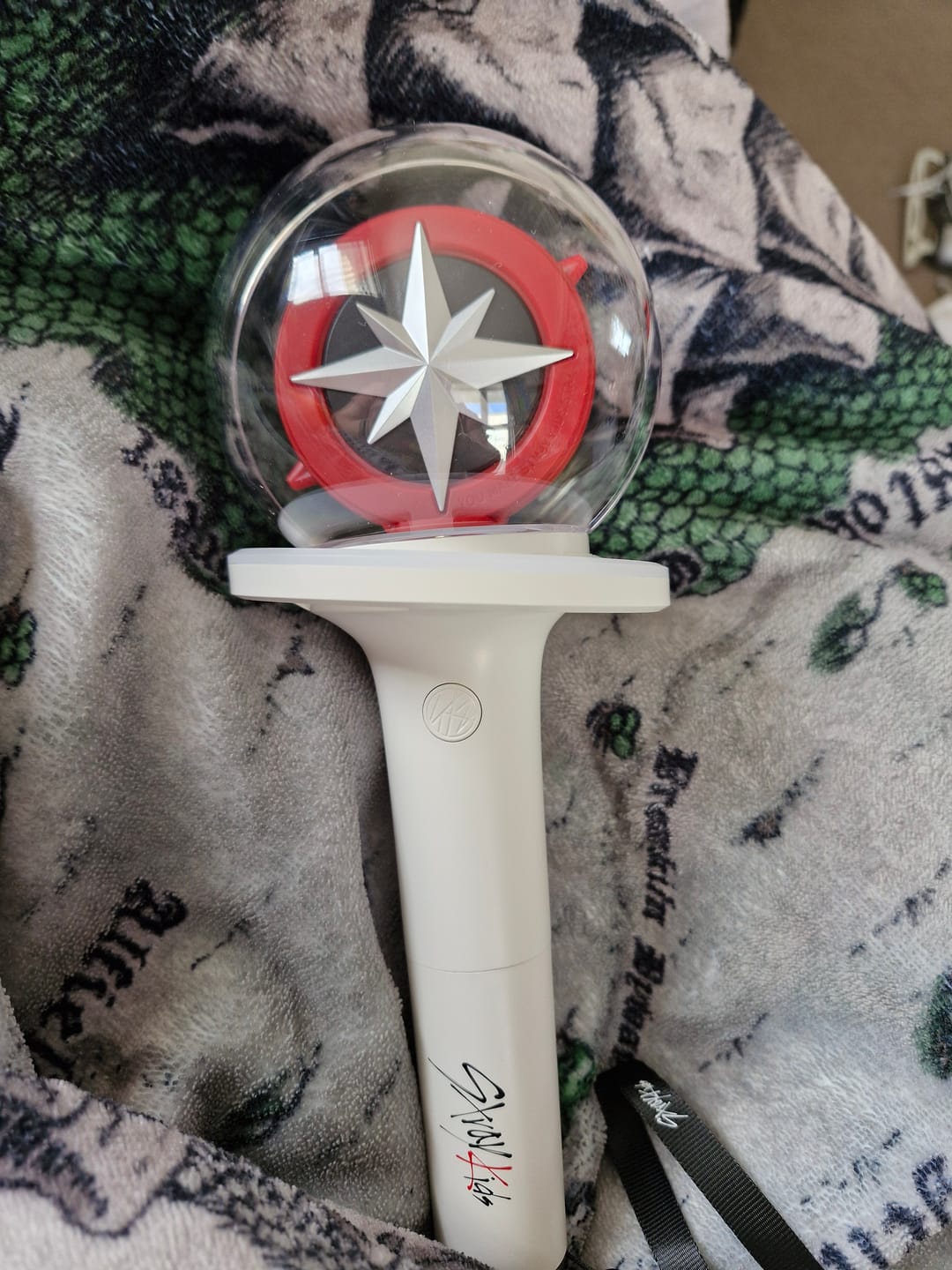Customer photo review of STRAY KIDS - OFFICIAL LIGHT STICK VER.2