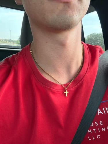 Customer photo review of CROSS CHAIN | 18K Gold