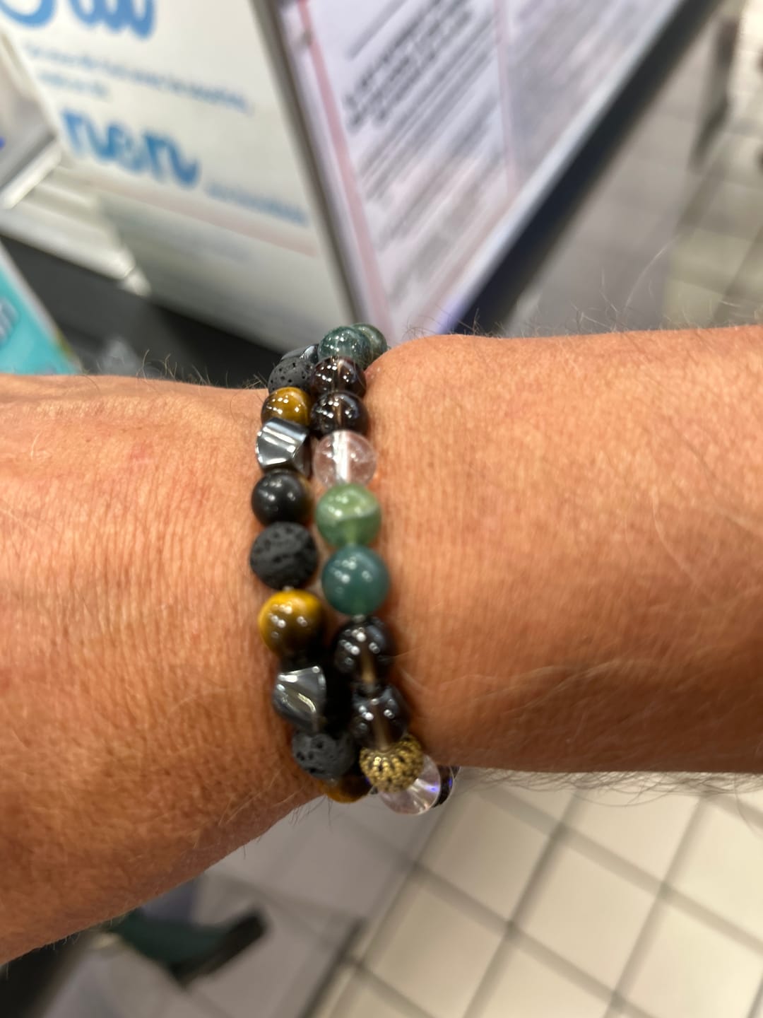 Customer photo review of Bracelet Triple Protection en Pierre de Lave, Oeil de Tigre & Hématite