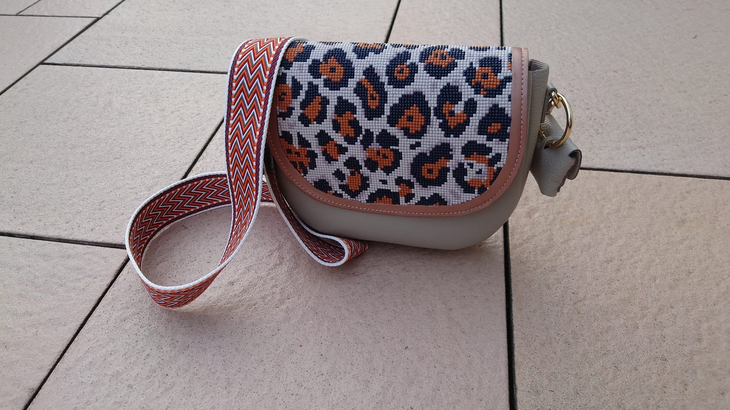 Customer photo review of Leo Vibes