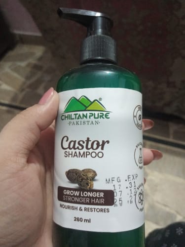 Customer photo review of Castor Shampoo – Helps Moisturize & Regrow Strong Healthy Hair [ارنڈی] 250ml