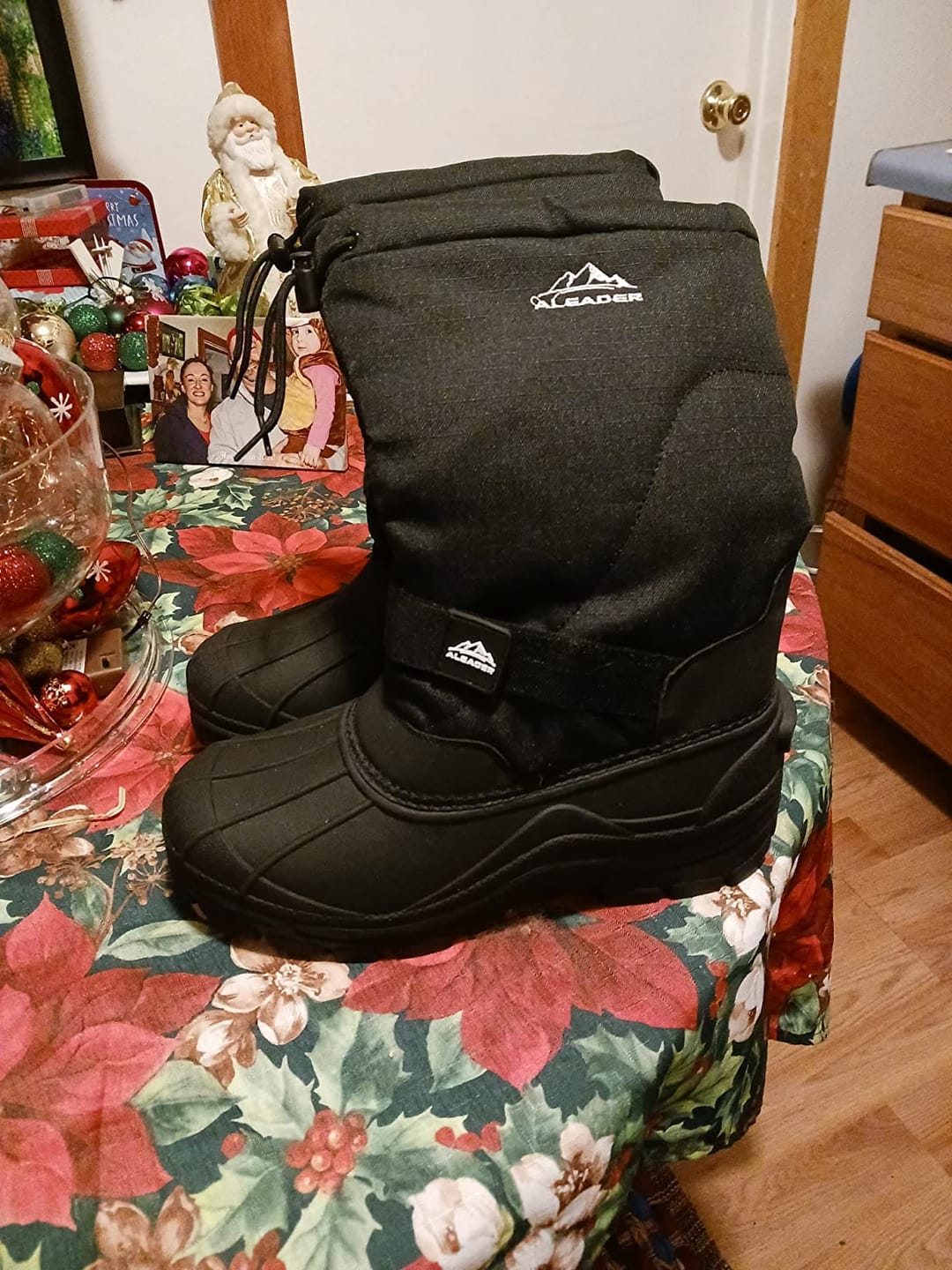 Customer photo review of Aleader Men's Winter Waterproof Insulated Shell Outdoor Snow Boots