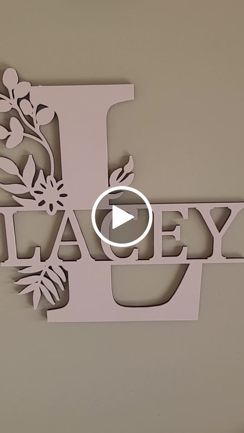 Customer video review of Monogram Letter With Name Floral Wreath