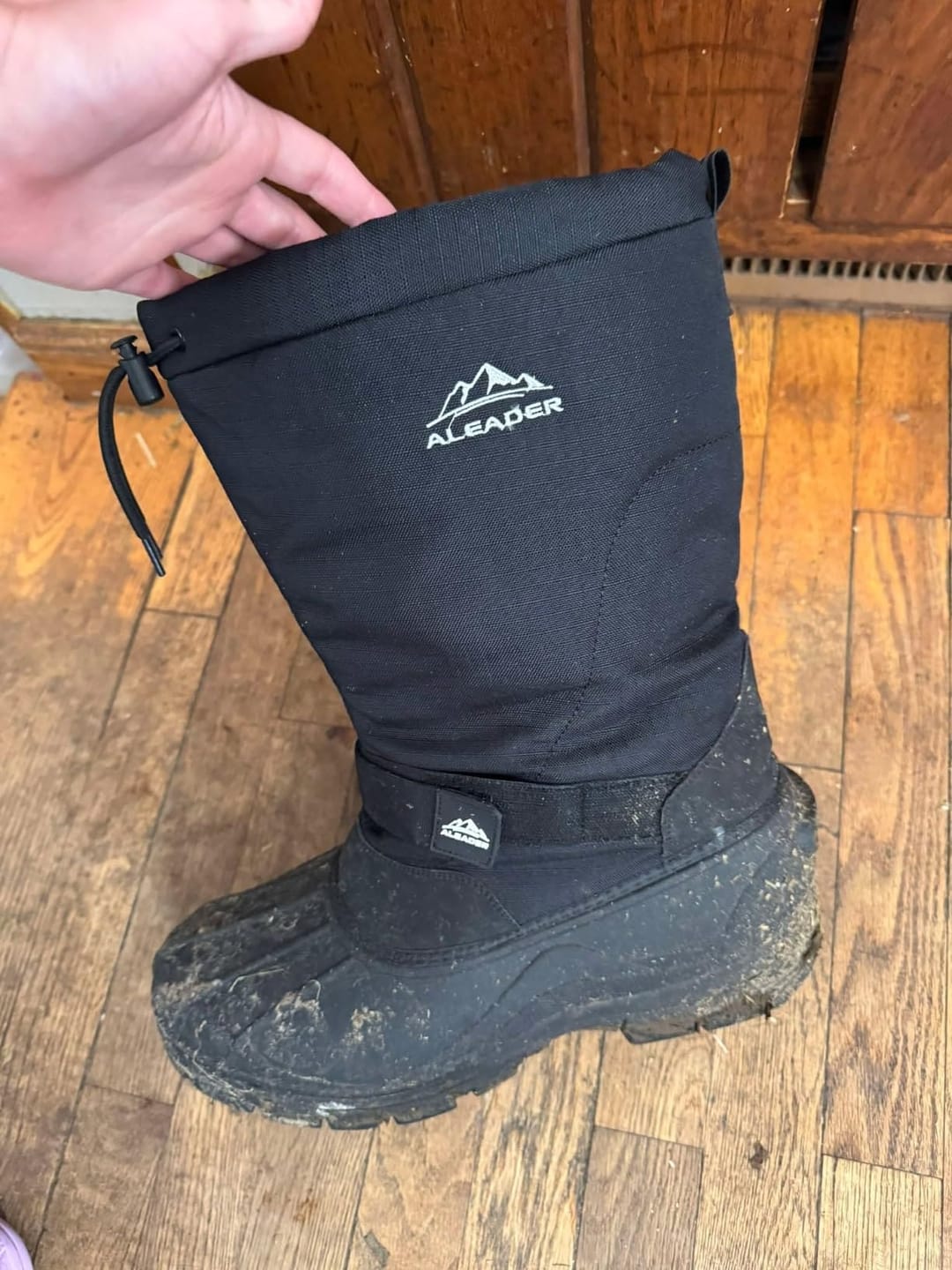 Customer photo review of Aleader Men's Winter Waterproof Insulated Shell Outdoor Snow Boots
