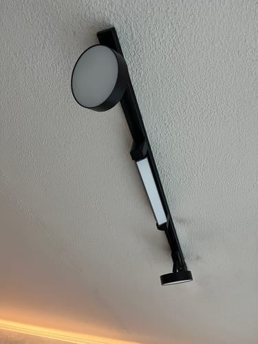 Customer photo review of Foco Riel Monofasico Negro Empavonado Movil 20w 220v 4000k Cygnus